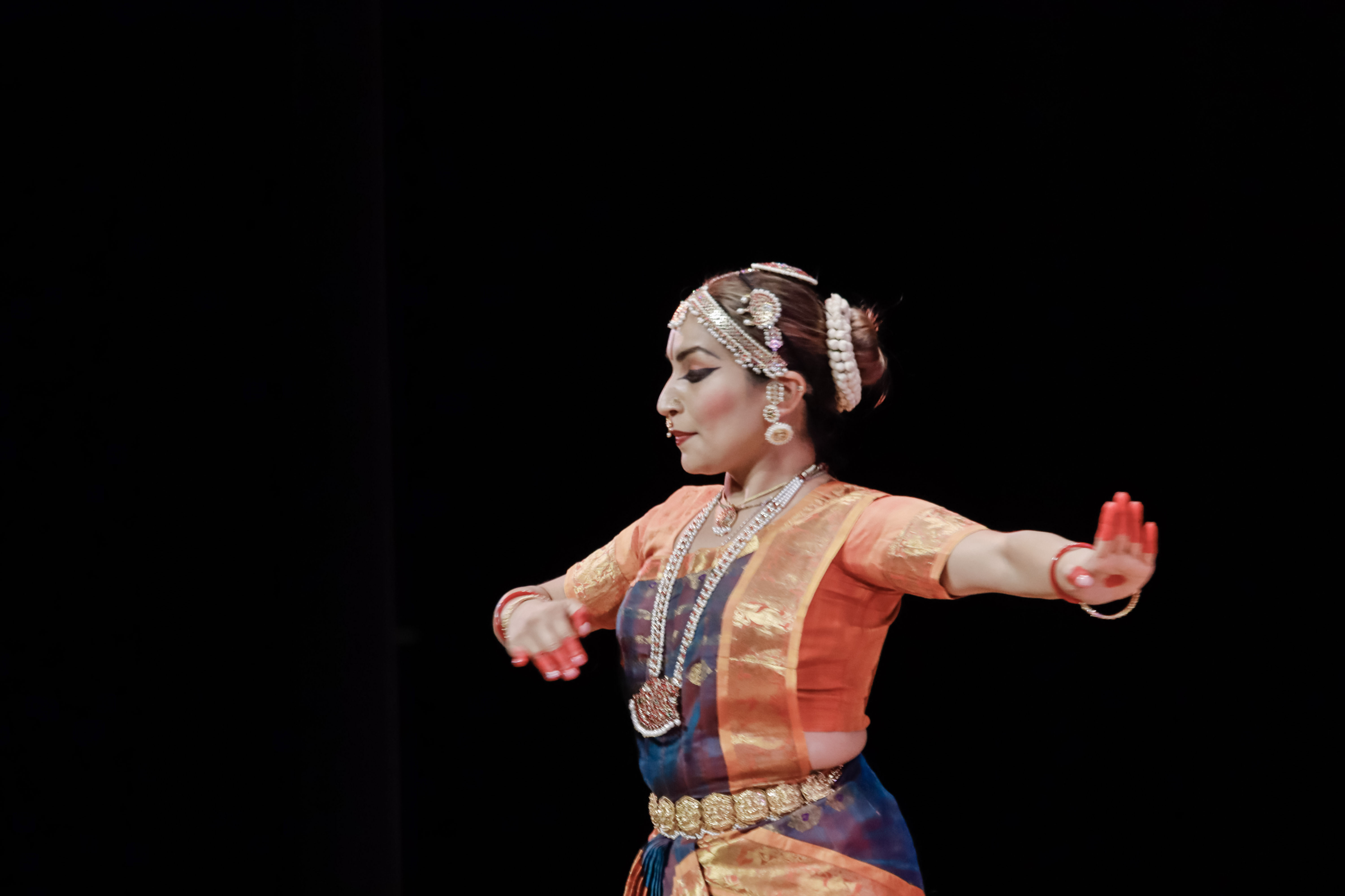 Beautiful and amazing kuchipudi and bharatnatyam dancers...Duet... vid.  Shama Krishna...vid. Anuradha Vikranth.. @shama_krishna @anuradh... |  Instagram