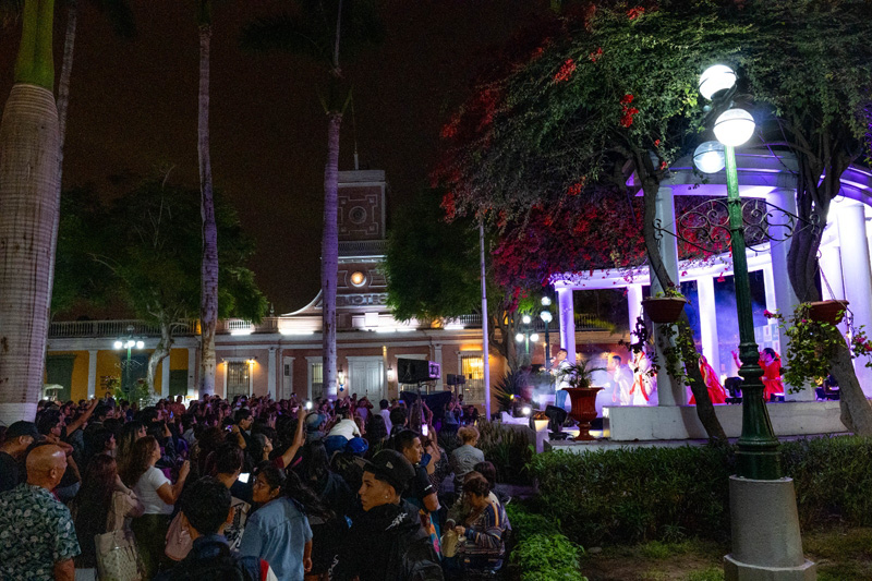 Embassy and Municipality of Barranco presented “La Magia Bollywood”, a cultural Bollywood show that brought together over 500 people.