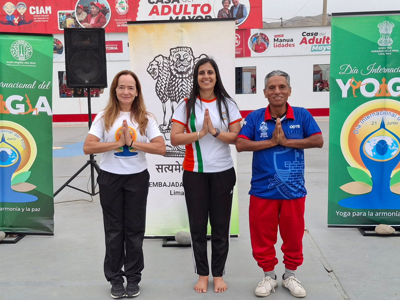 Embassy organized a Free Chair Yoga Class bringing together more than 200 senior citizens in Callao region.